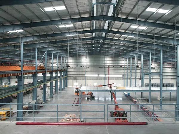 钢框架厂房